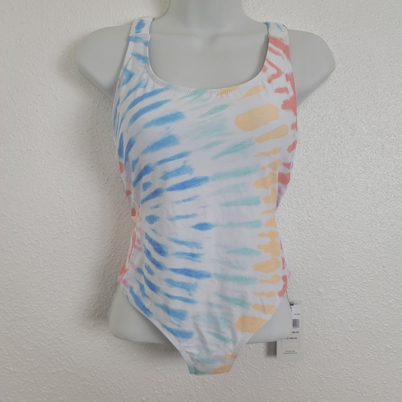 WIPEOUT CHEEKY COVERAGE ONE PIECE SWIMWEAR - Picture 9 of 14